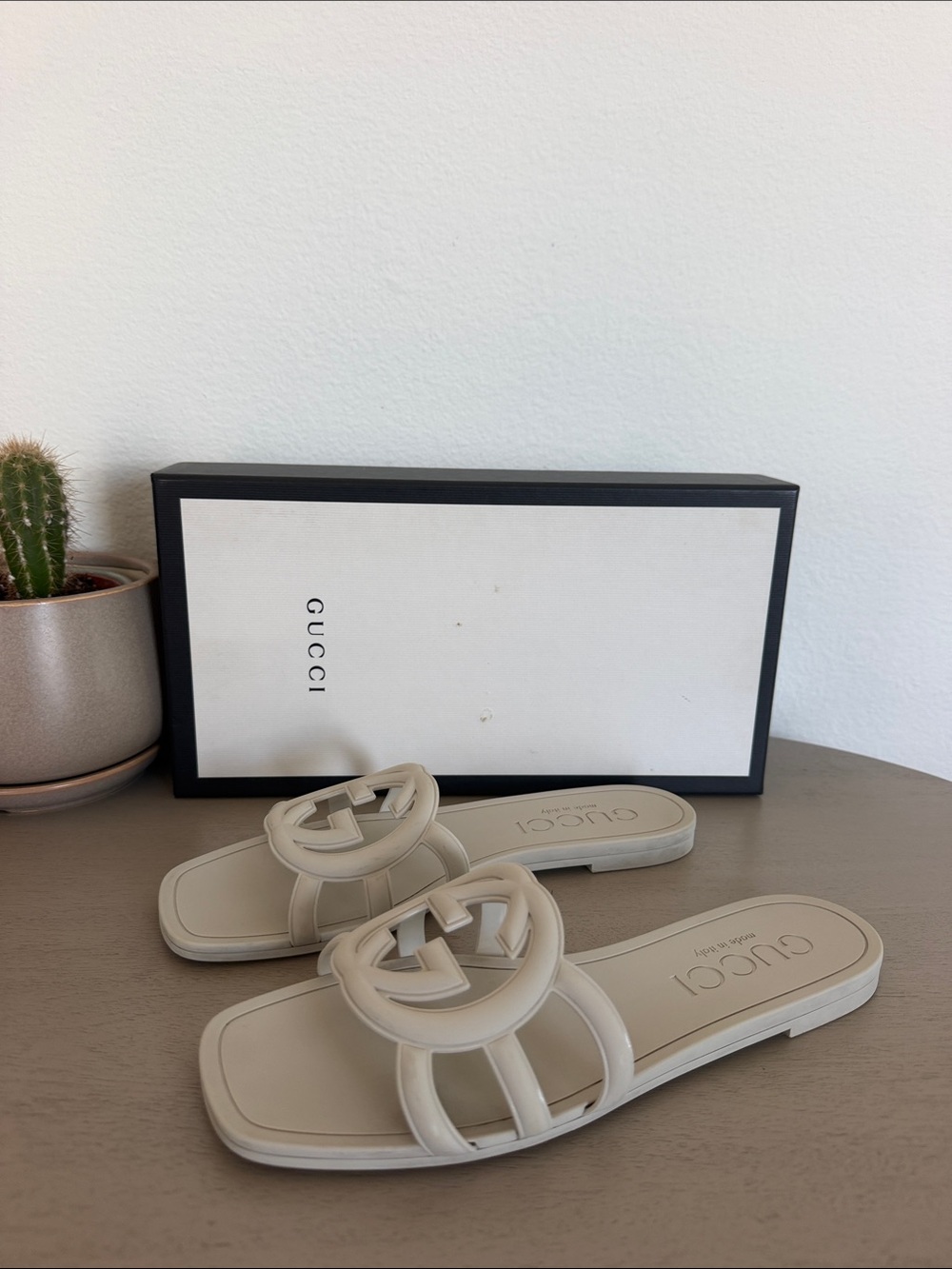 Gucci Cream Beige Interlocking G Slide Sandals